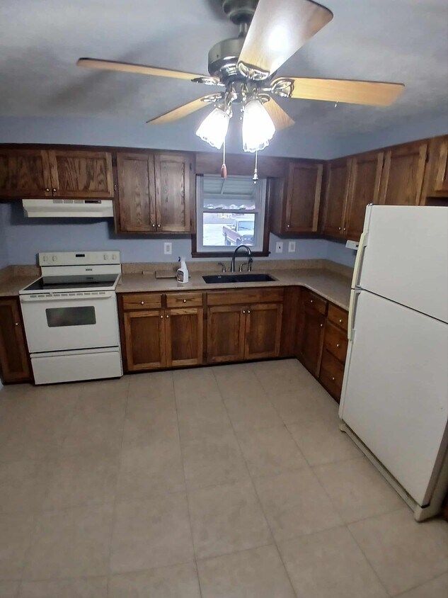 Photo - 1159 S Main St (Martinsville, IN)