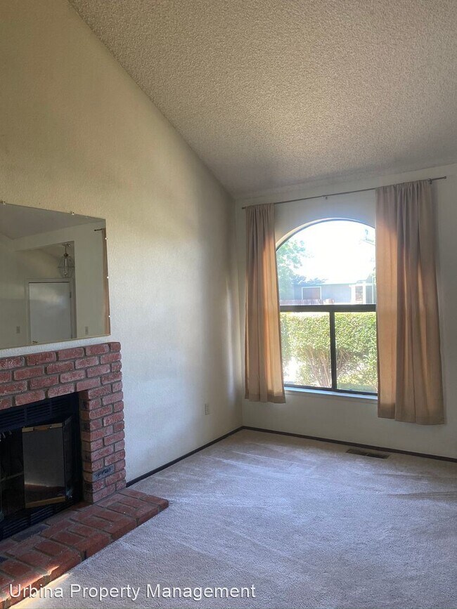 Foto del edificio - 5 br, 3 bath House - 7520 Mercedes Way