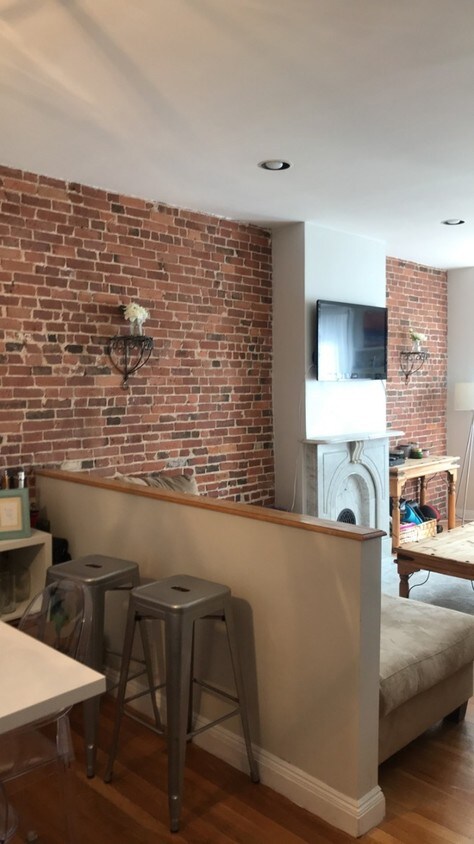 Foto principal - 153 Dorchester St