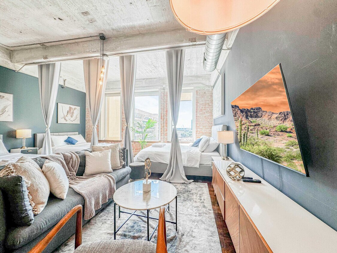 Foto principal - 555 Evergreen St