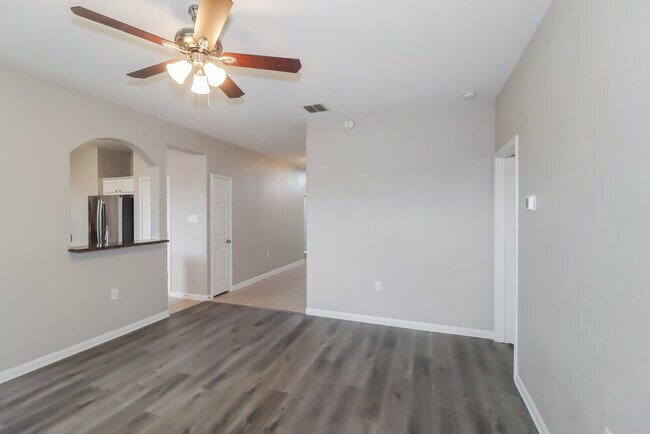 Building Photo - 400 Captain Grumbles Dr