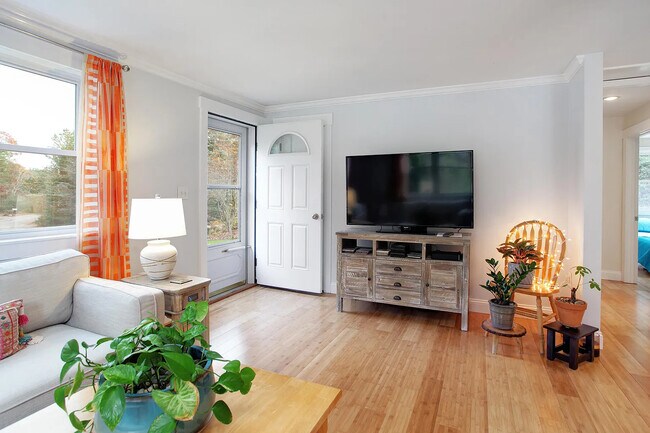 Foto del edificio - 46 Brush Hill Cir