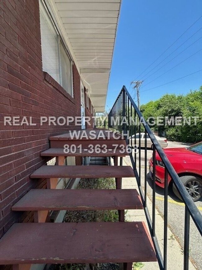 Foto del edificio - Upstairs 1 Bed 1 Bath Condo in Murray! Ava...