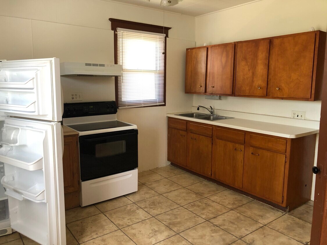 Primary Photo - 1344 Jackson St