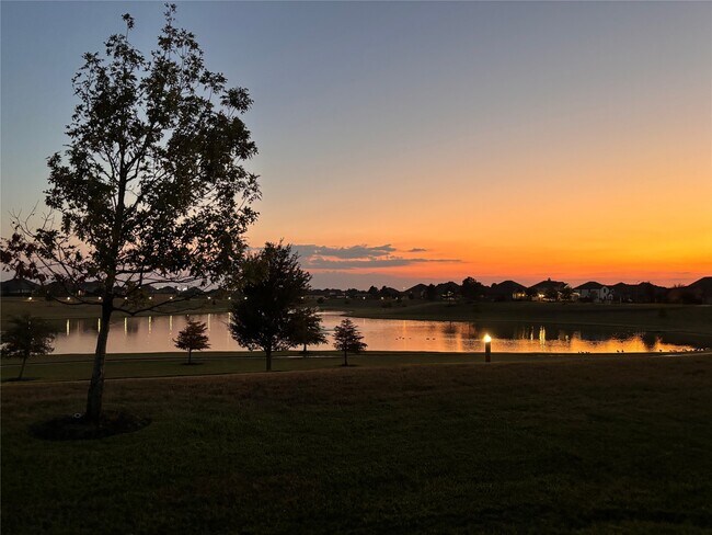 Foto del edificio - 7414 Evelyn Grv Dr