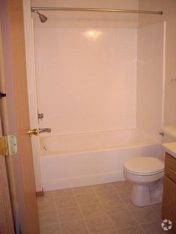 Baño - Menasha Estates