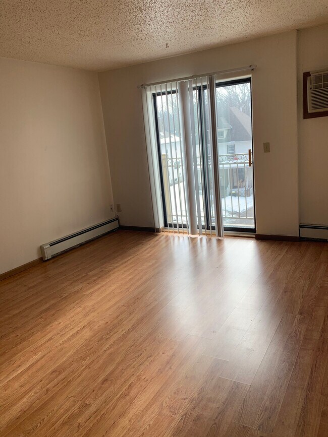 Foto del edificio - 716 E Burlington St