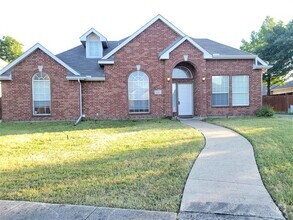 Building Photo - 3606 Hamlett Ln
