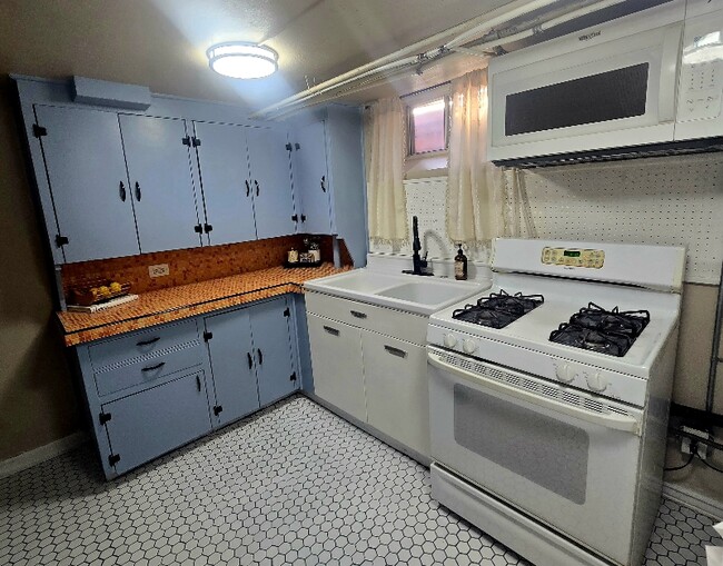 Building Photo - 753 Bellaire St