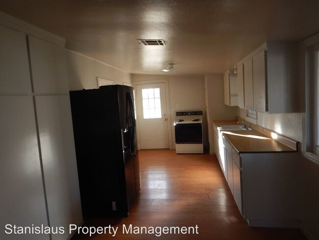 Foto del edificio - 2 br, 1 bath House - 6313 Yosemite Blvd