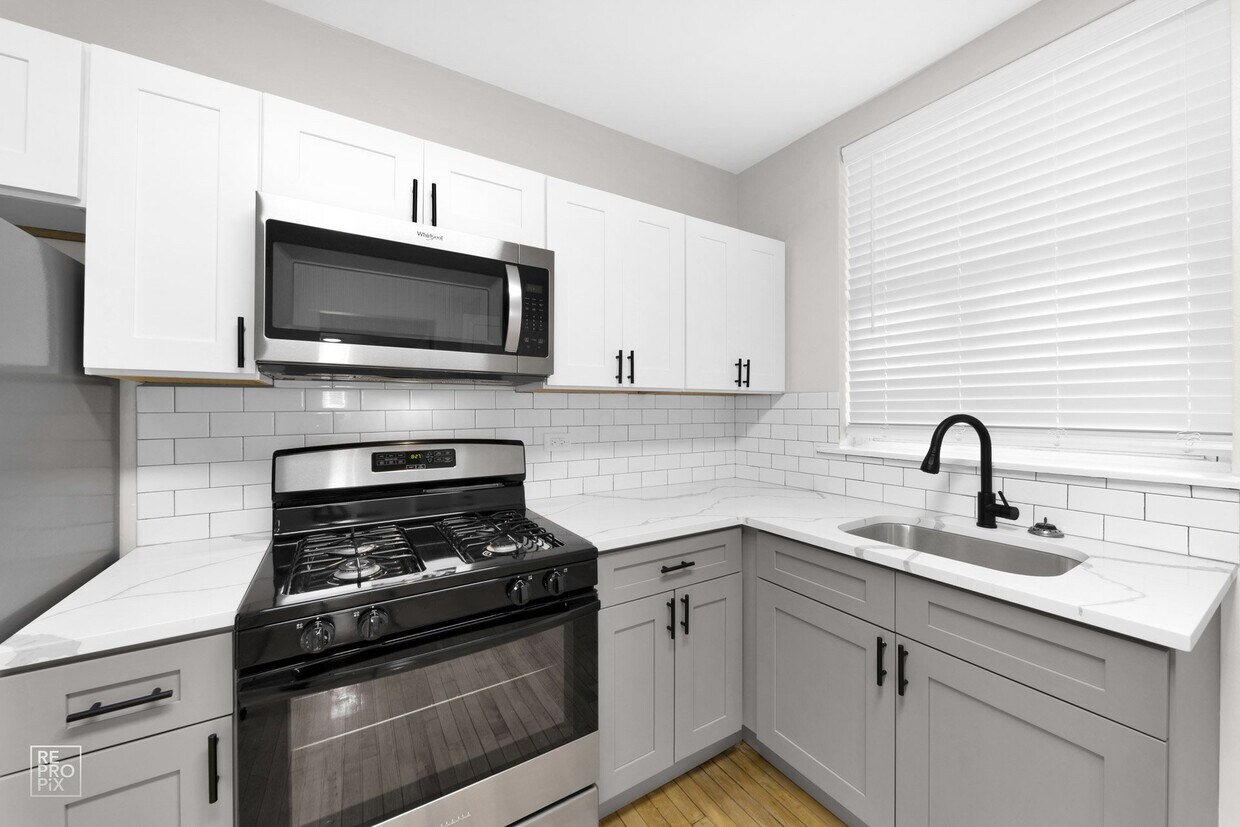 Foto principal - 4301 W Potomac Ave