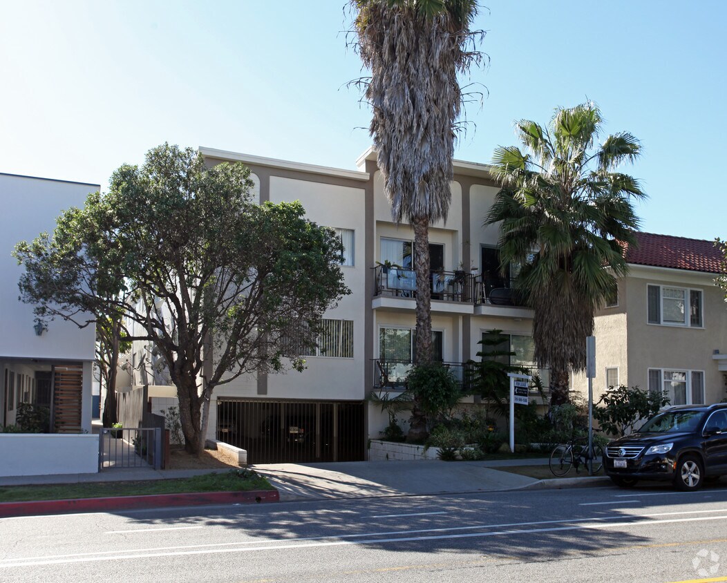Building Photo - Santa Monica Apartment