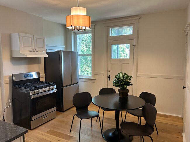 Foto del edificio - 4219 Botanical Ave