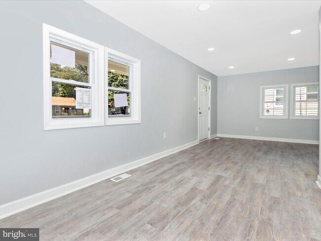 Foto del edificio - Spacious 4-Bedroom Gem with 3 Full Baths in Capitol Heights – 1632 Sq Ft of Comfort Awaits!