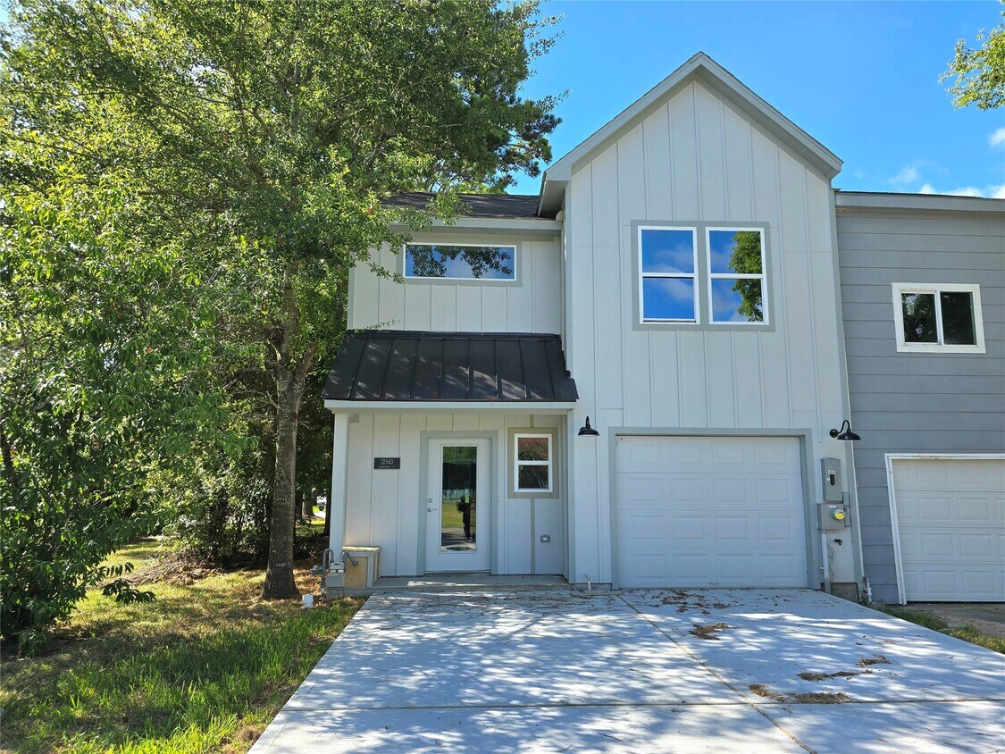 Primary Photo - 12943 Andromeda Ct