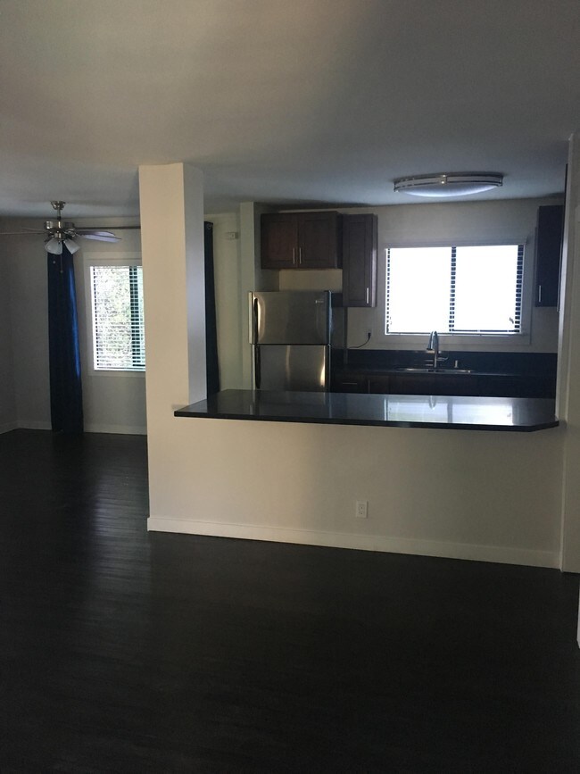 Building Photo - 1251 N Crescent Heights Blvd
