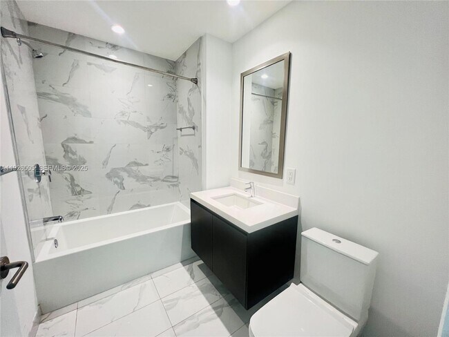 Foto del edificio - 851 NE 1st Ave