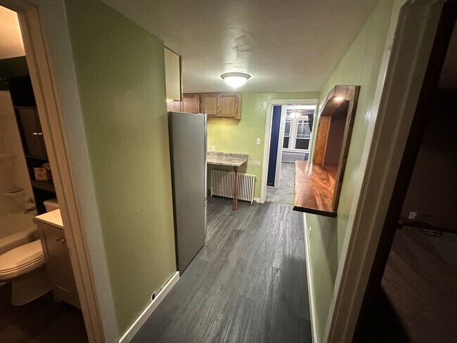 Kitchen, bathroom, media room - 23 Hill St