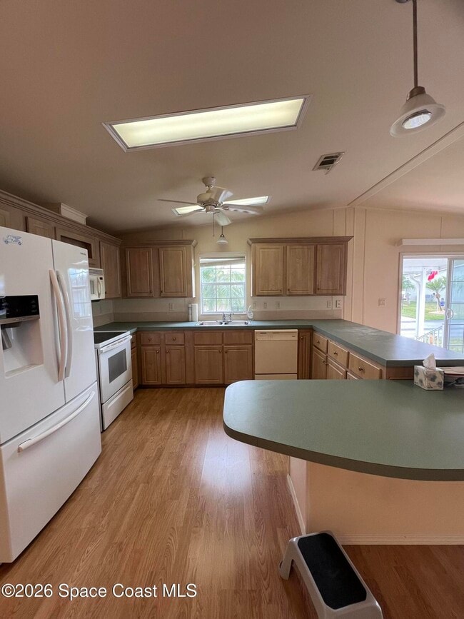 Building Photo - 495 Outer Dr