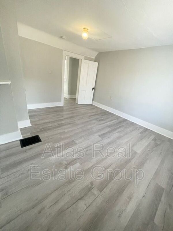 Building Photo - 117 Ruxton Ave