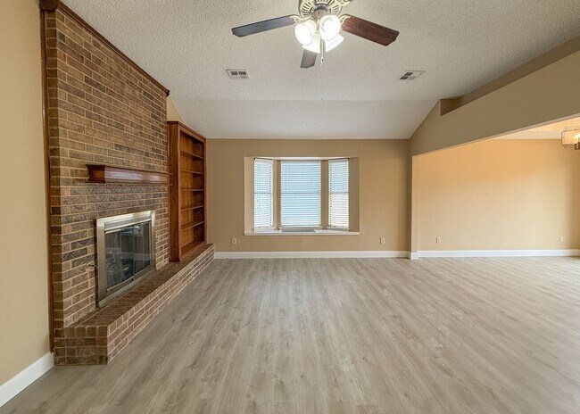 Building Photo - 1009 NW 168th St