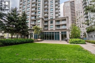 Building Photo - 21 Hillcrest Ave