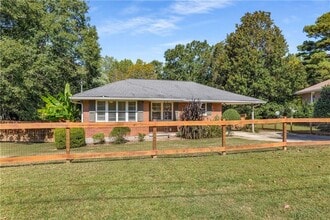 Building Photo - 2149 Settle Cir SE