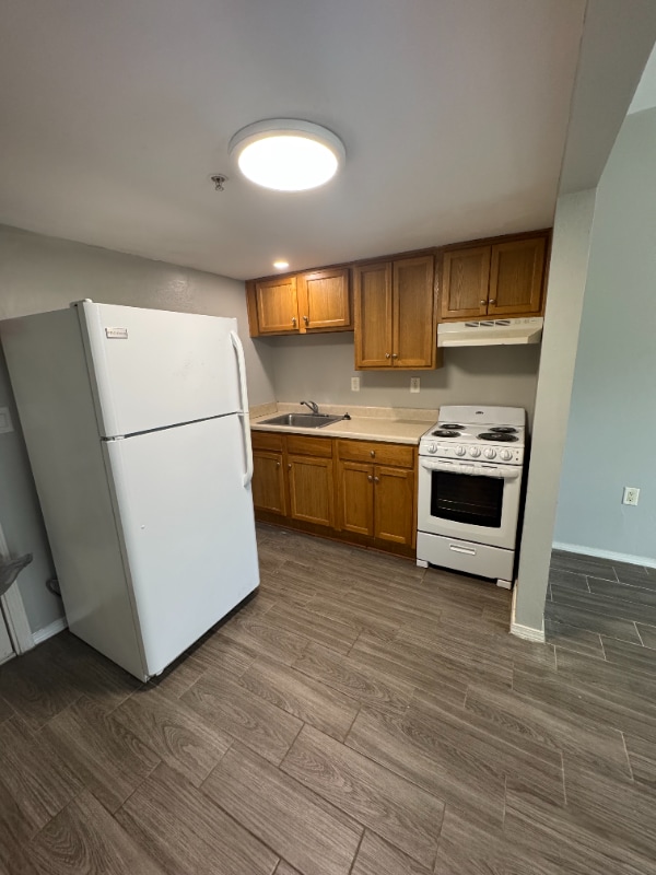 Building Photo - 201 S Stillman St