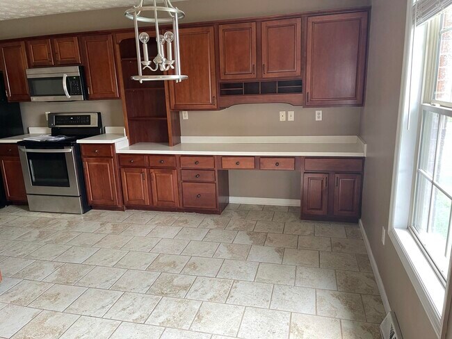 Building Photo - 1024 Heathcliff Dr