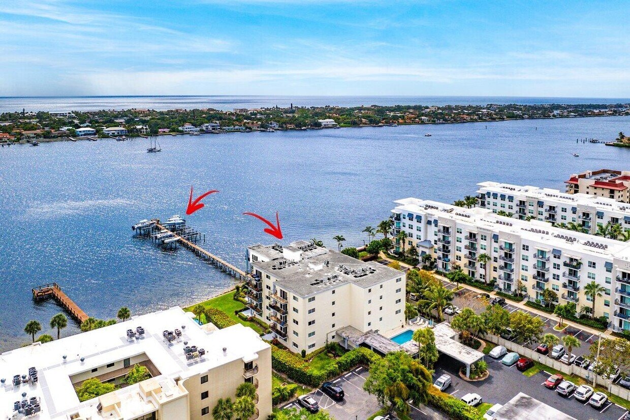 Primary Photo - 1206 S Lake Dr
