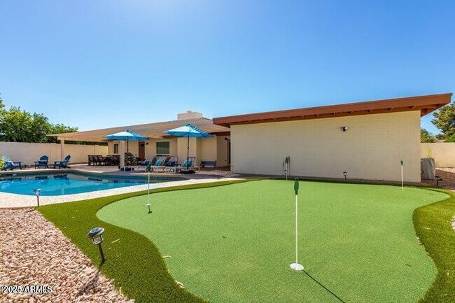 Foto del edificio - 3357 E Hatcher Rd