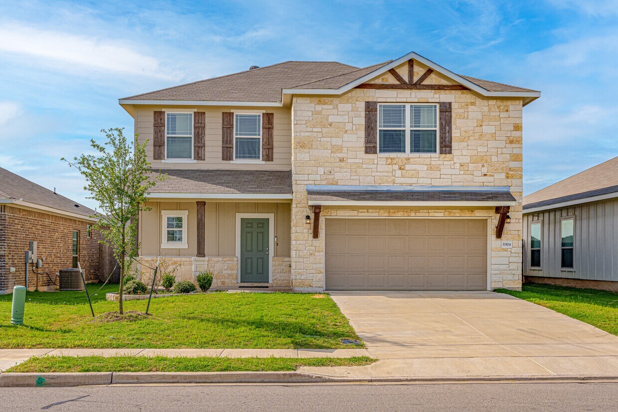 Foto principal - 11104 Solar St
