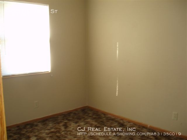 Building Photo - 900 NE 68th St
