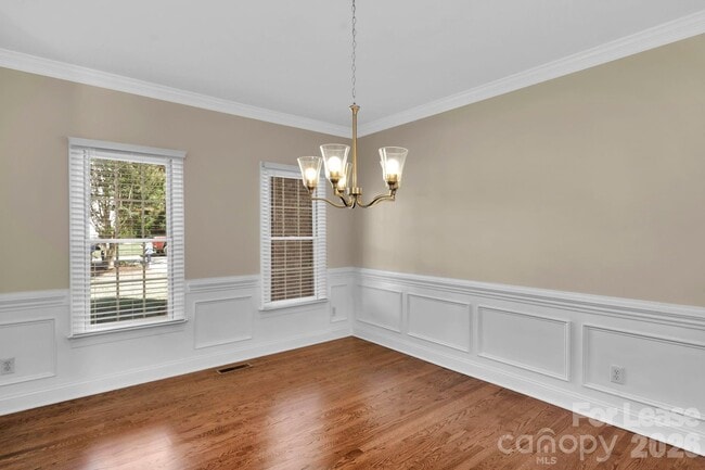 Building Photo - 1202 Coachman Dr