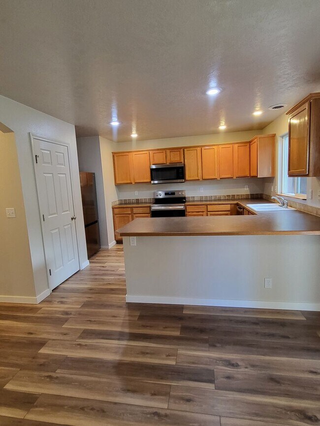 Foto del edificio - 3097 E Shaver Ct