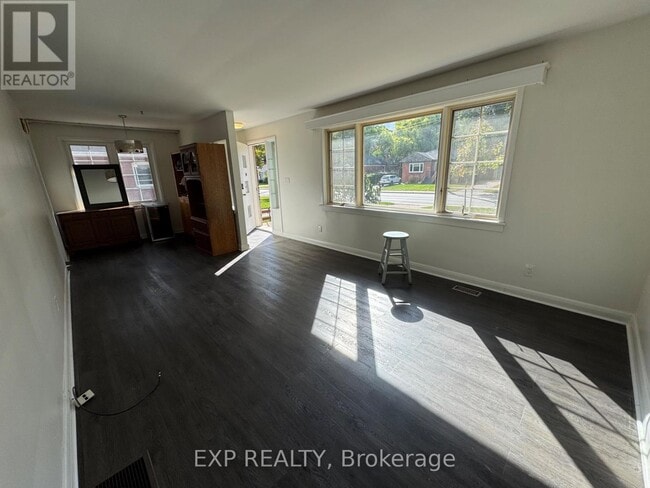 Building Photo - 559 Drury Ln