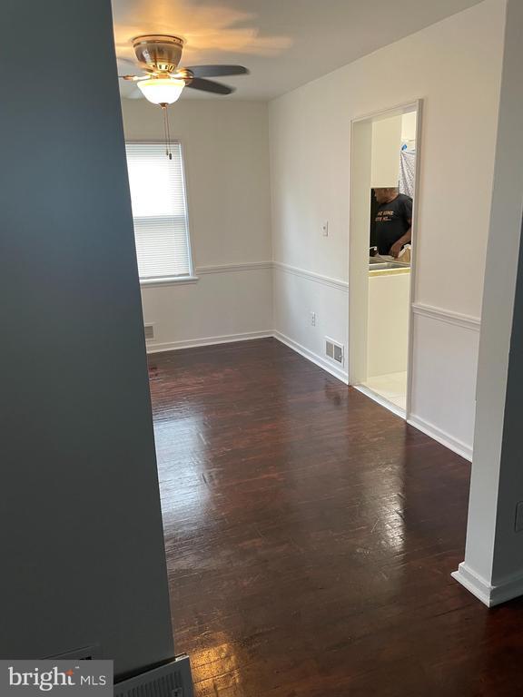 Foto del edificio - 12040 Valleywood Dr