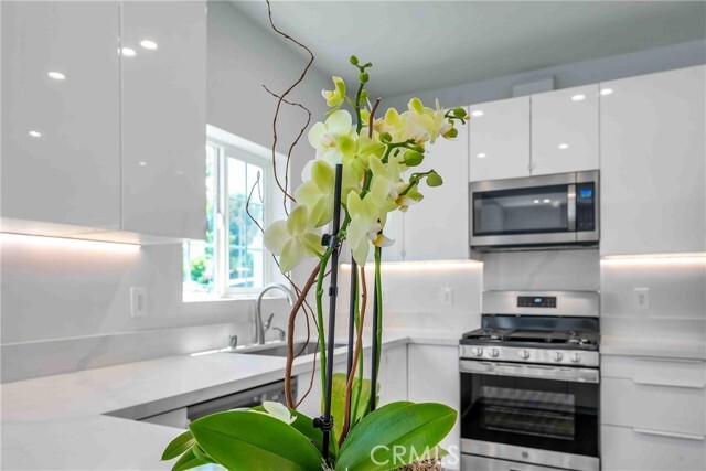 Foto principal - 17649 Calvert St