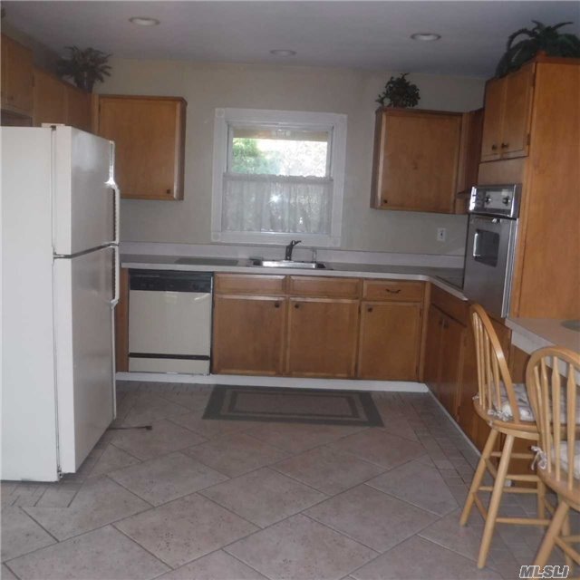 Building Photo - 15 Tinder Ln