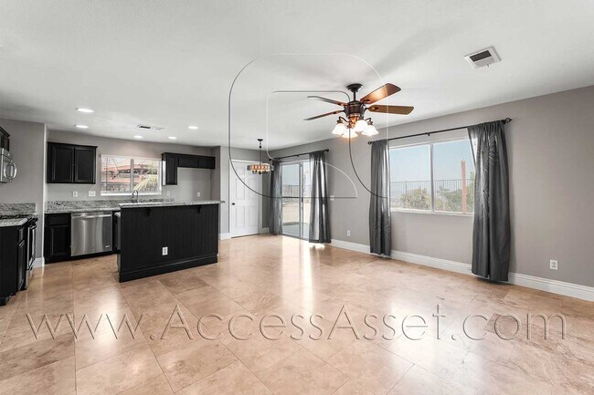 Foto del edificio - Large 4 Bed/3 Bath Home with an Incredible View!