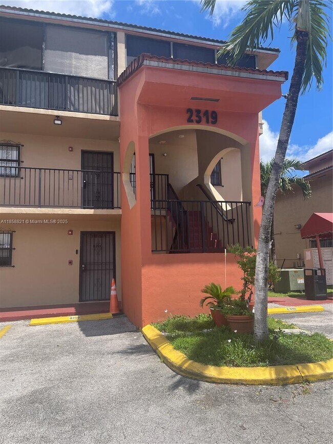 Foto del edificio - 2319 W 60th St