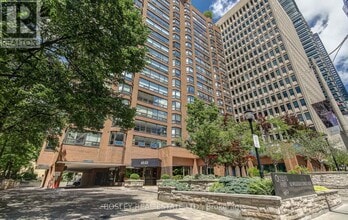 Building Photo - 62-762 Wellesley St W