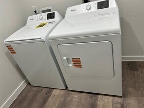 Building Photo - 7914 Alset Dr