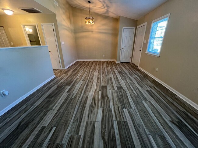 Building Photo - 136 Marlene Dr