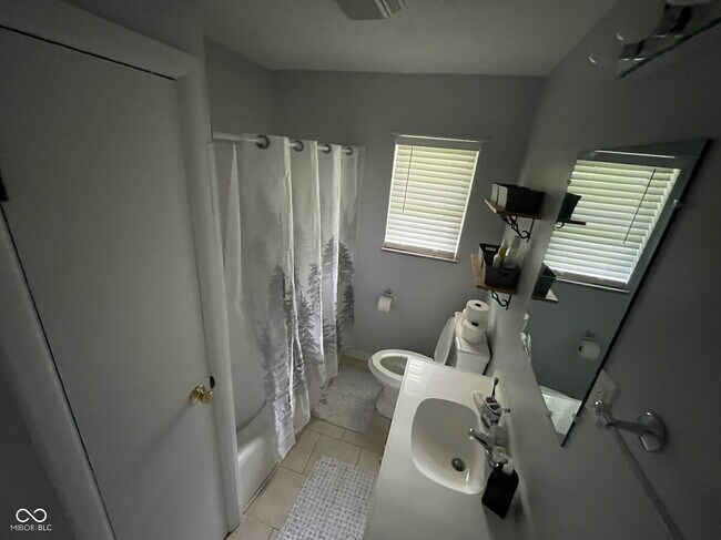 Foto del edificio - 2920 Highwoods Dr