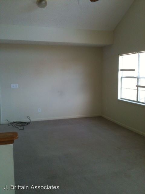 Foto del edificio - 404 MCCULLARS Ln