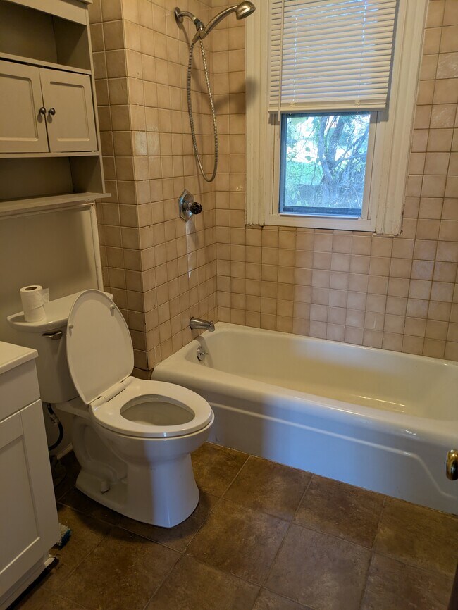 Foto del edificio - 34 New Britain Ave