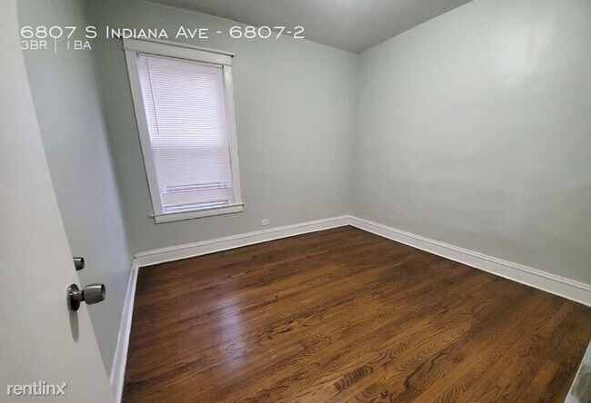 Building Photo - 3 br, 1 bath Townhome - 6807 S Indiana Ave