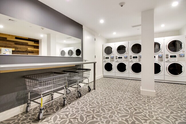 Foto del edificio - 845 Grand St