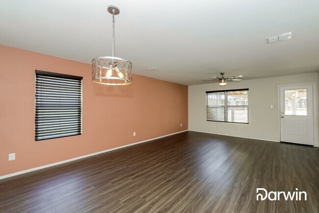 Foto del edificio - 5652 McClelland St